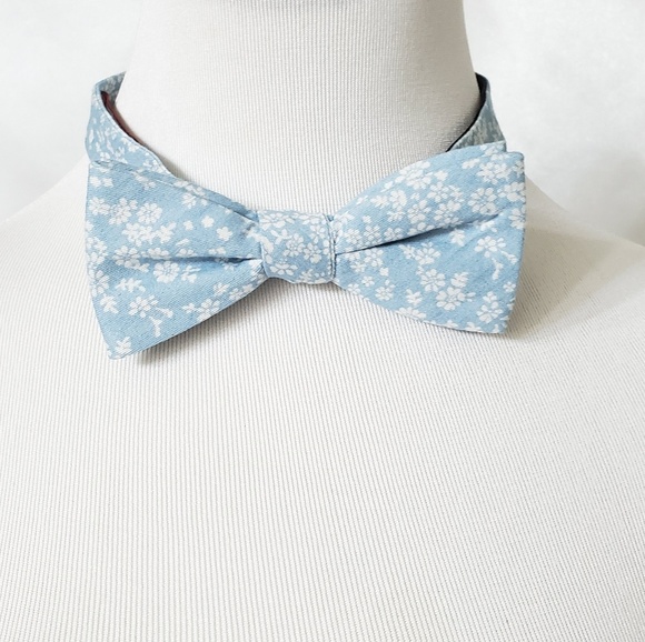 PENGUIN Cotton Cherry Blossom Adjustable Bow Tie - Picture 1 of 2